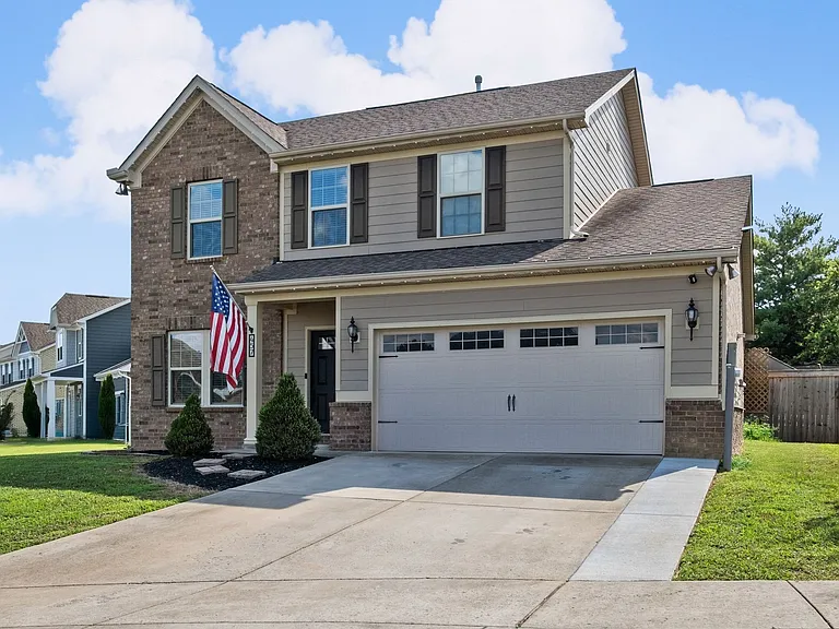 457 Goodman Dr — Photo 3