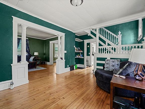 3rd image of 310 Broad St