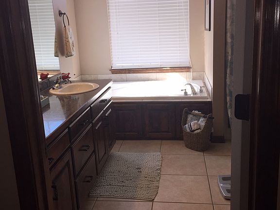Master bath 