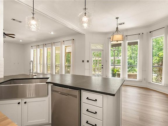 2nd image of 125 Bent Tree Ct