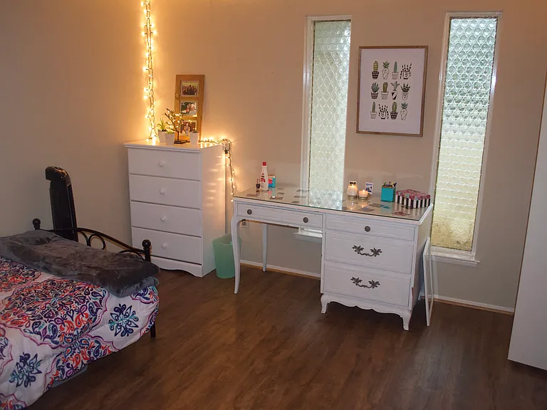 1301 Haines Dr — Photo 12