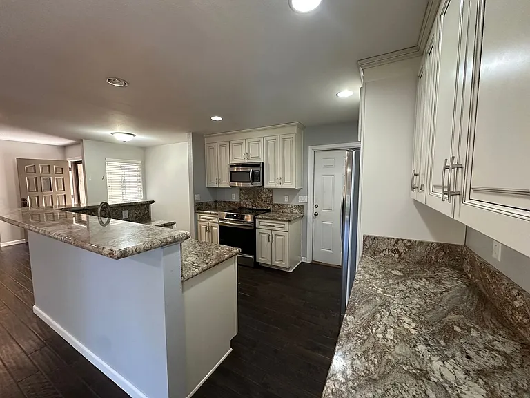1625 Geary St — Photo 4