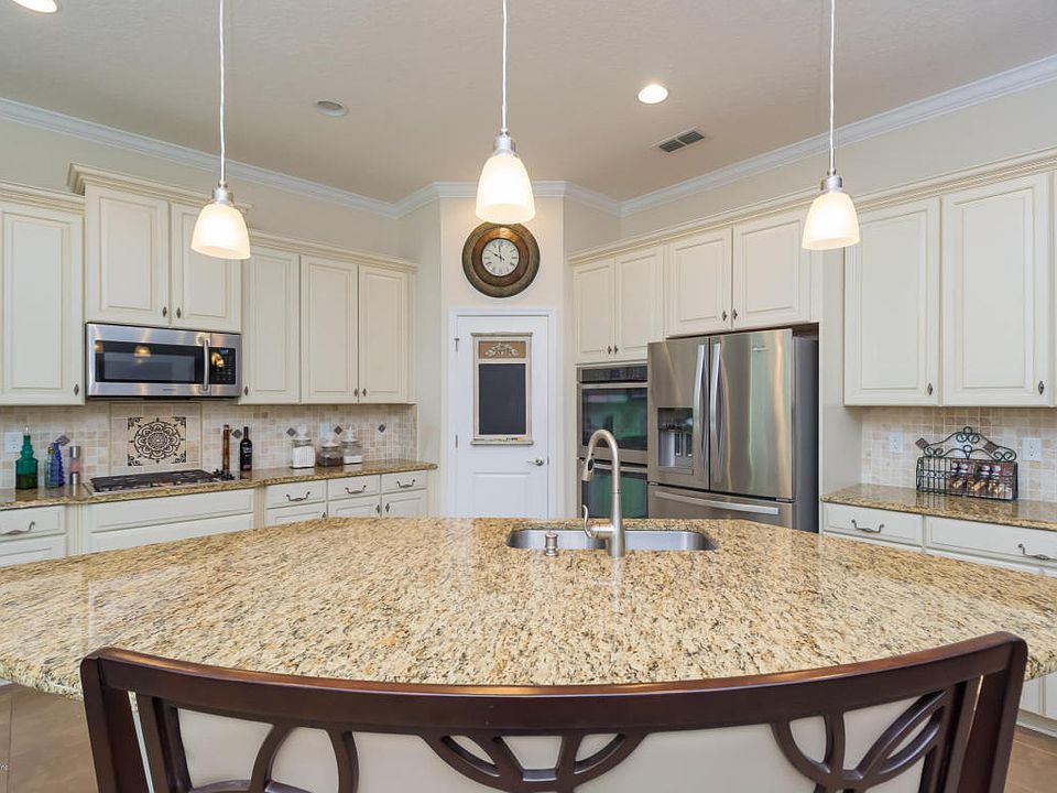 1st image of 280 Woodland Greens Dr