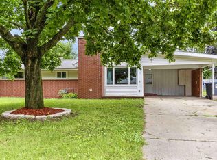 713 E Columbine Dr, Beloit, WI 53511