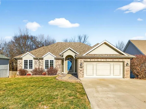 5509 Long View Dr, Saint Joseph, MO 64503