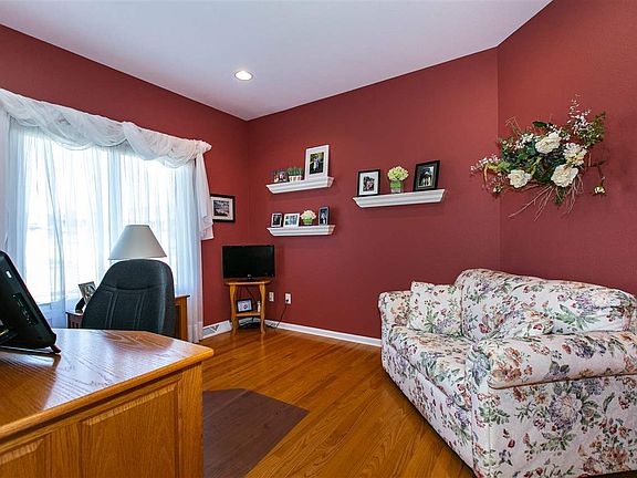 5th image of 3310 Arrowwood Ln