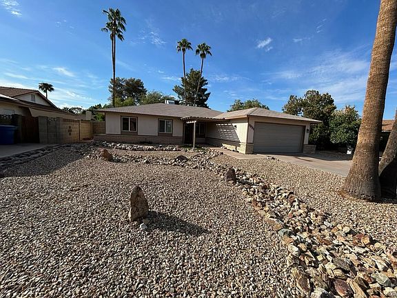 3rd image of 2331 E Loma Vista Dr