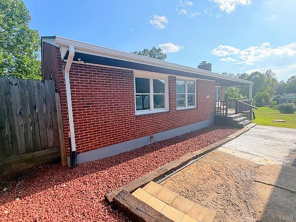 4th image of 1298 Sunburst Rd