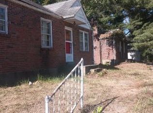 826 Walters Dr, Saint Louis, MO 63135