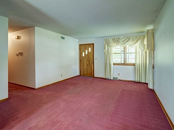 2nd image of 3318 S Saint Clair Ave