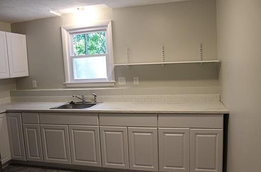 3rd image of 41 Davis Ave APT 1