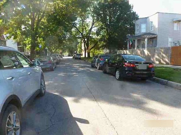 3rd image of 8433 S Mackinaw Ave