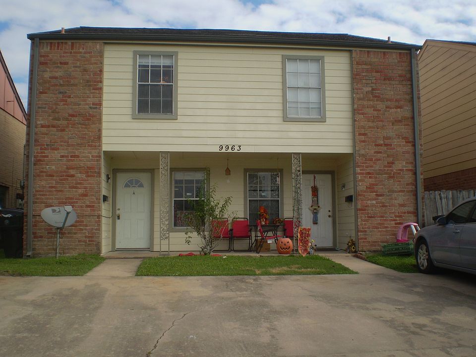 Front view 2 story duplex