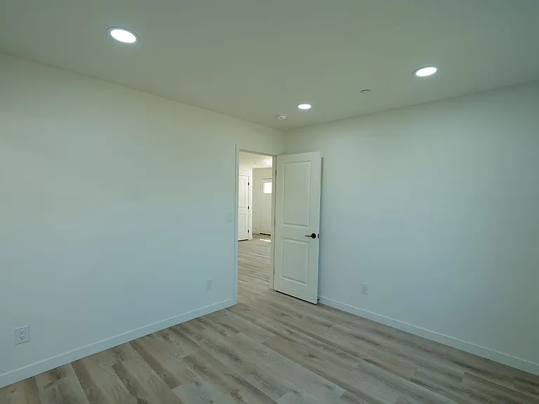 4805 Charlotte Way — Photo 23