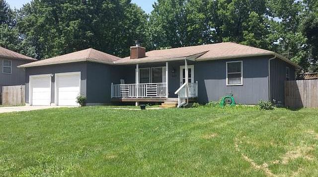 1st image of 620 NE Mimosa Dr