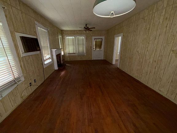 3rd image of 418 West St