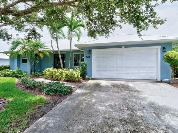 425 Greystone Ct SW, Vero Beach, FL 32968