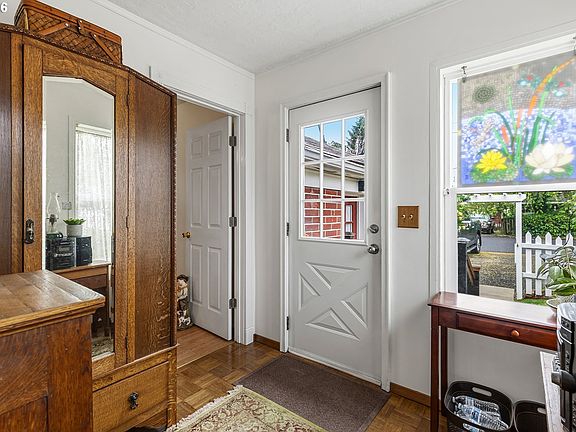 4th image of 606 N Parkway Ave