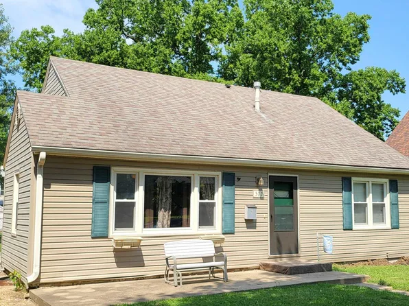 302 Walnut St, Valley Falls, KS 66088