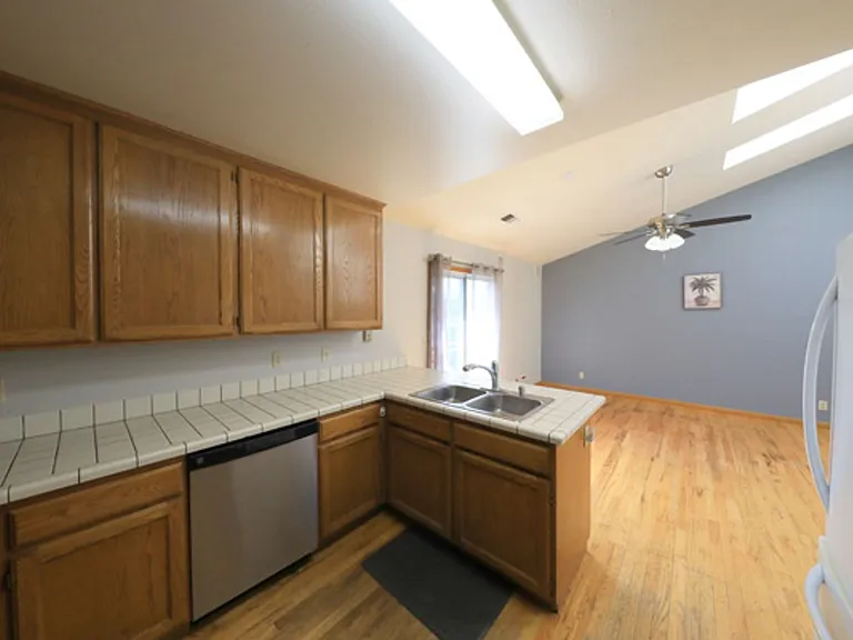 3121 Bonanza St — Photo 8