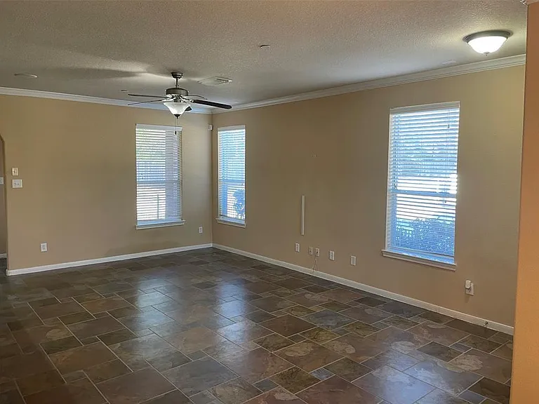 15 Innerwoods Pl — Photo 4