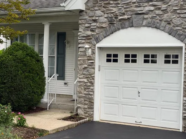 97 Meadowlark Dr, Hamilton, NJ 08690