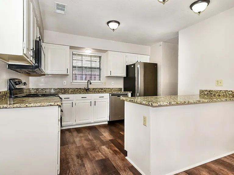 3315 Kellie St — Photo 8