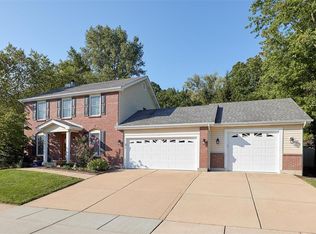 429 Buckhurst Dr, Ballwin, MO 63021