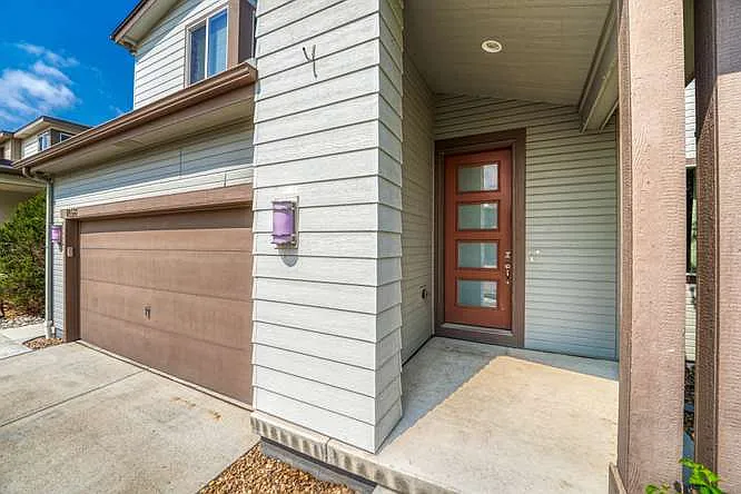 3 bed, 2.5 bath, 2375 sqft, $3,000 — Photo 4