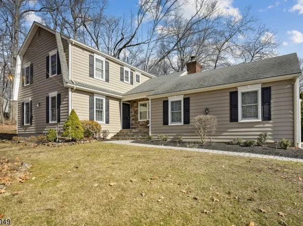 7 Deerwood Trl, Warren Twp., NJ 07059