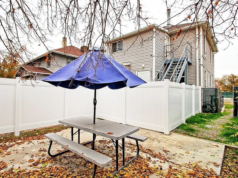915 Grand Ave #BASEMENT — Photo 17