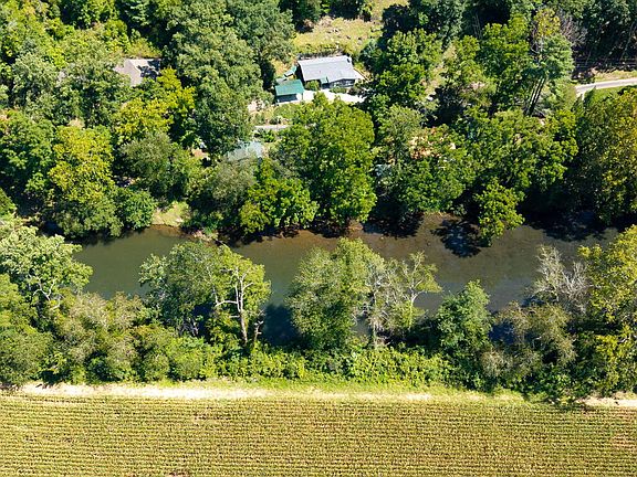 4th image of 162 Hiawassee River Rd