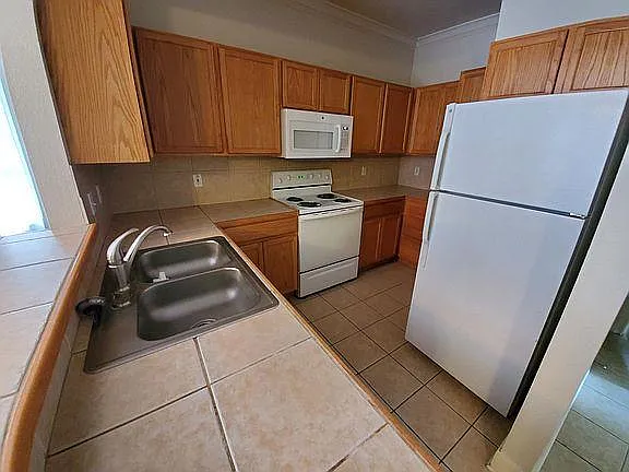 710 E Boyd Dr #306 — Photo 13