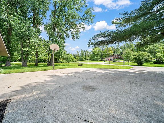 5th image of 1115 Sites Lake Dr