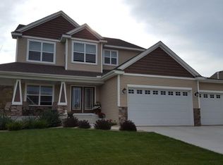 871 Beach Rd, Waconia, MN 55387