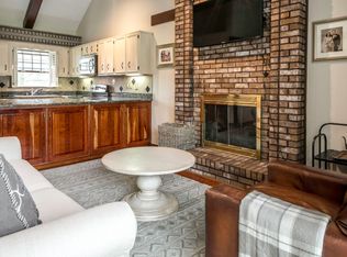 8002 Montero Ct, Prospect, KY 40059
