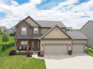 5013 Longfield Rd, Bloomington, IL 61705