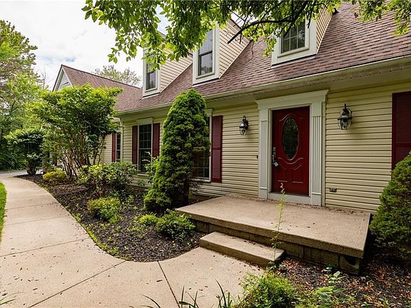 2nd image of 7720 Woodlands Trl