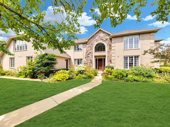 2 Devon Ct, Burr Ridge, IL 60527