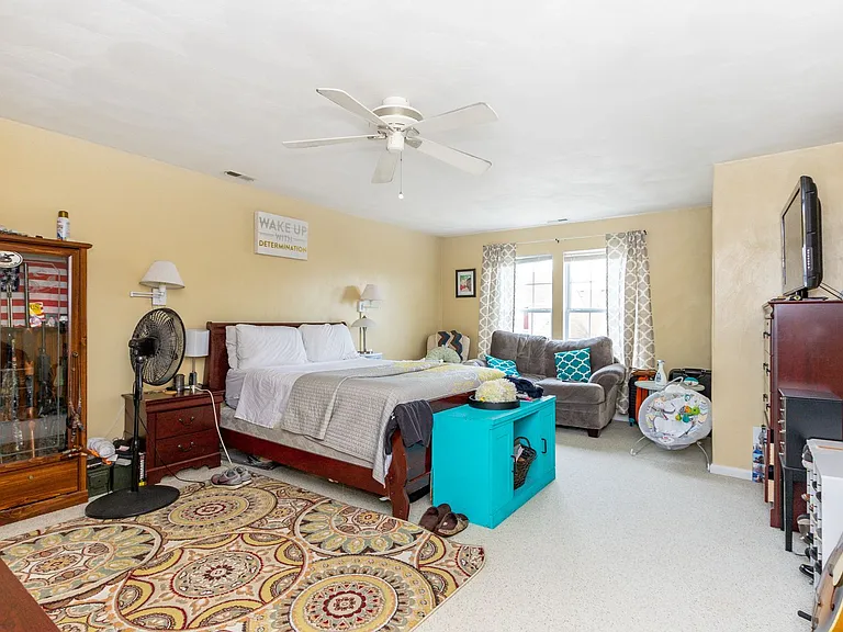 601 Lord Byron Ct — Photo 33