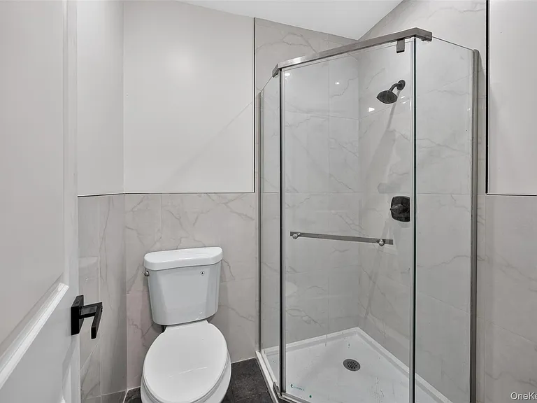 179 Roosevelt Rd — Photo 28