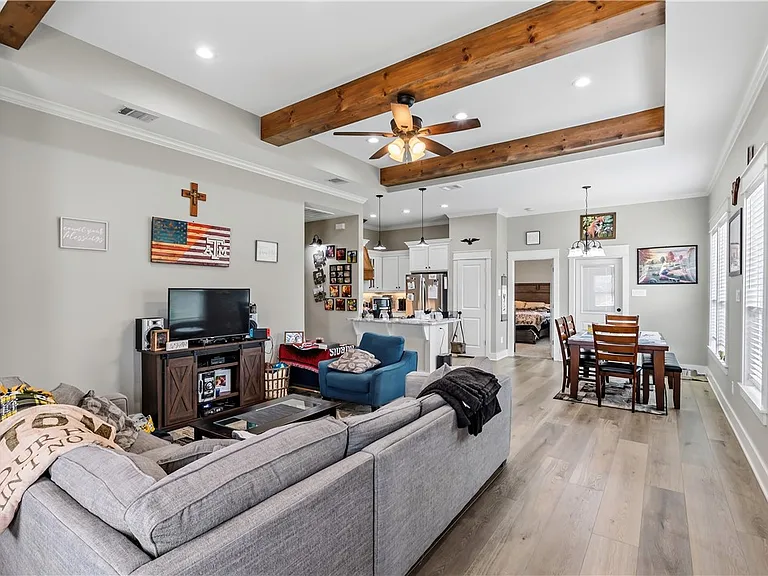 1200 Military Dr — Photo 3