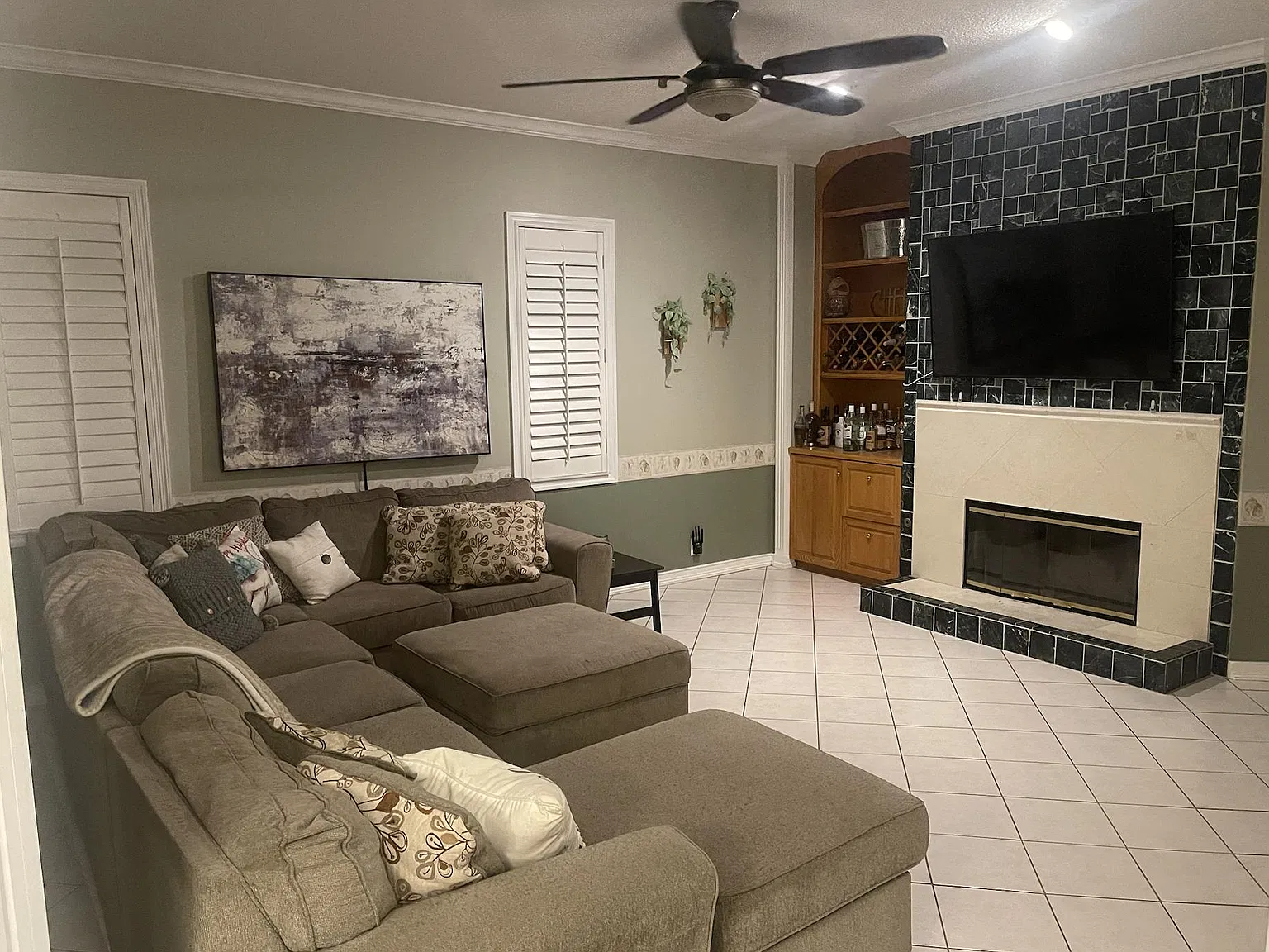 3 bed, 2670 sqft, $3,750 — Photo 2
