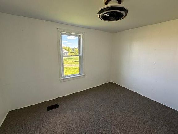 5th image of 38 Glass Rd