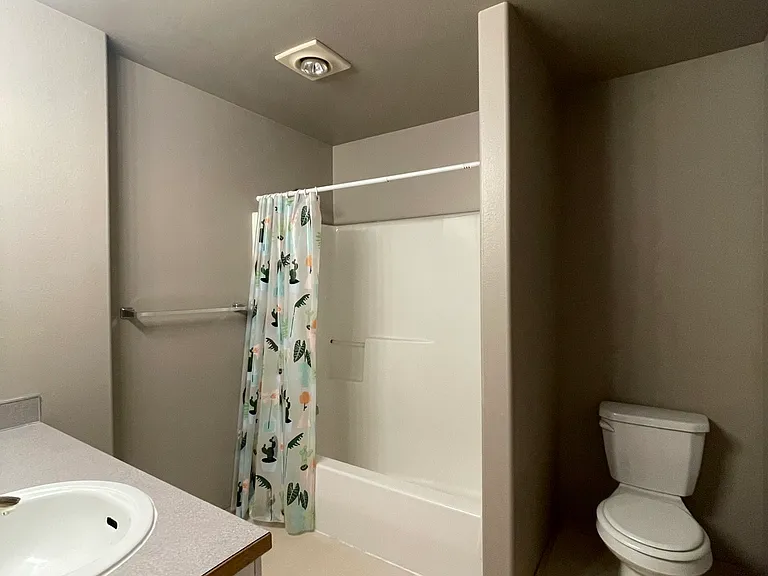 3 bed, 2.0 bath, 1234 sqft, $2,350 — Photo 9