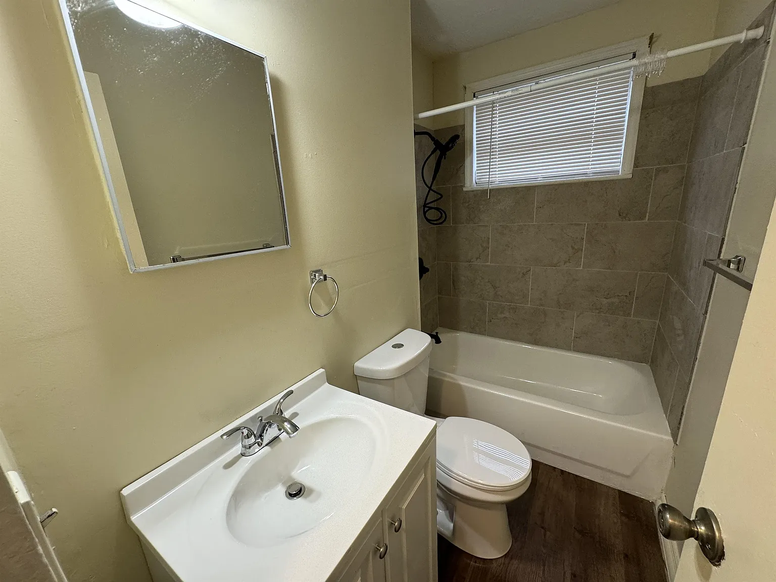 1782 Eveline Avenue - 1 — Photo 4
