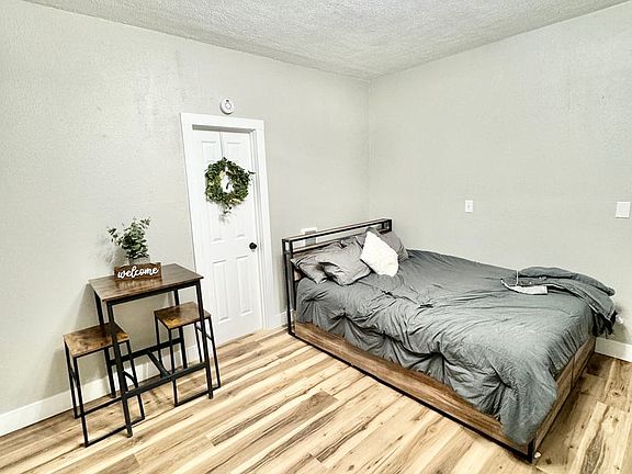 4th image of 719 W Colorado Ave #1