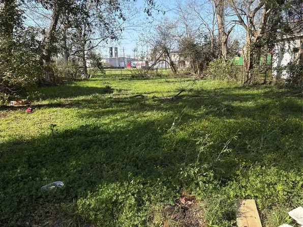 505 Elgie St E, Beaumont, TX 77705