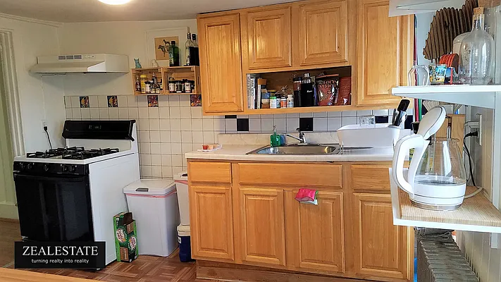 Rented by ZealEstate Group Inc | media 35