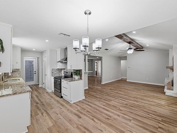 3rd image of 1417 Linwood Ln